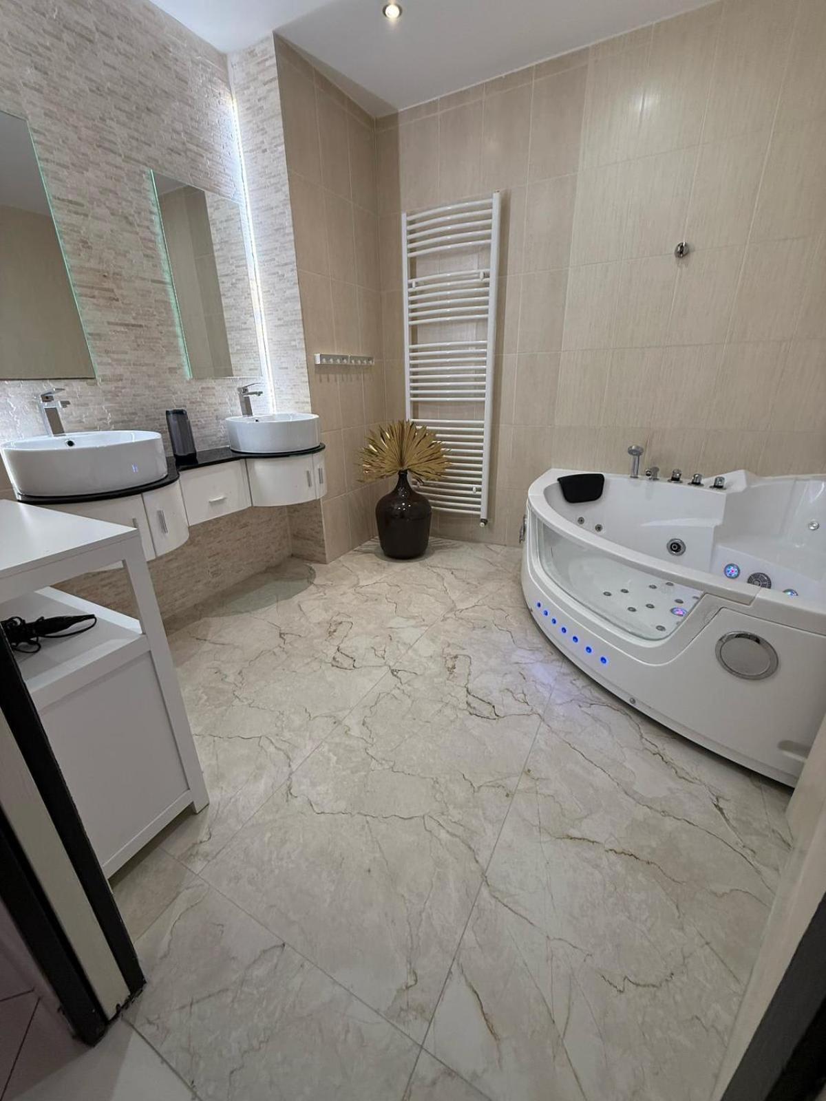 Maison Frappaz - 4 Bedrooms With Garden Villeurbanne Ngoại thất bức ảnh