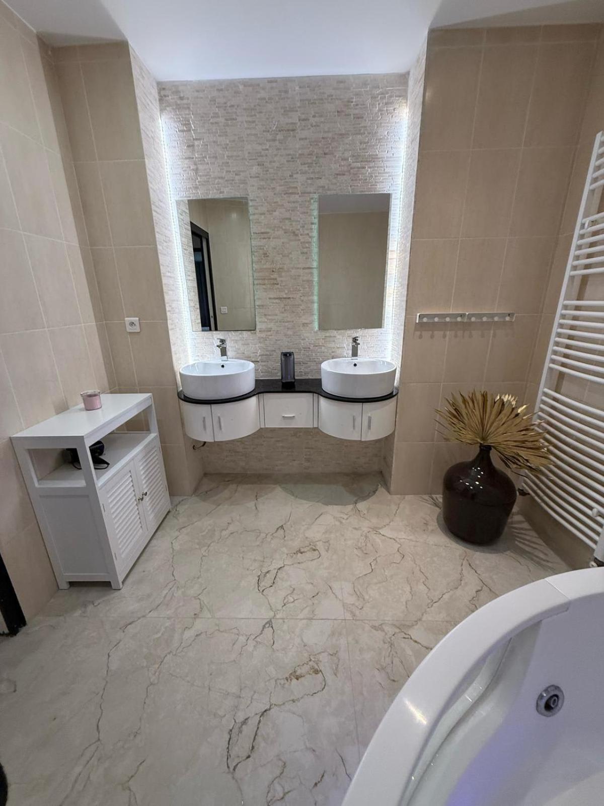 Maison Frappaz - 4 Bedrooms With Garden Villeurbanne Ngoại thất bức ảnh